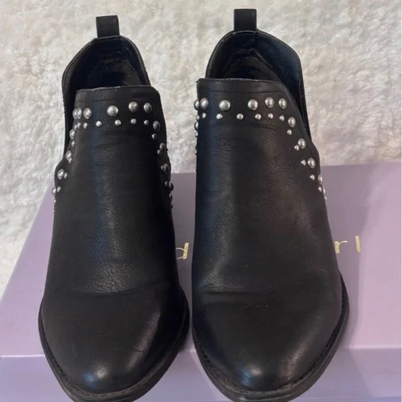 Madden Girl Black Studded Ankle Bootie Sz 8 - Picture 9 of 10